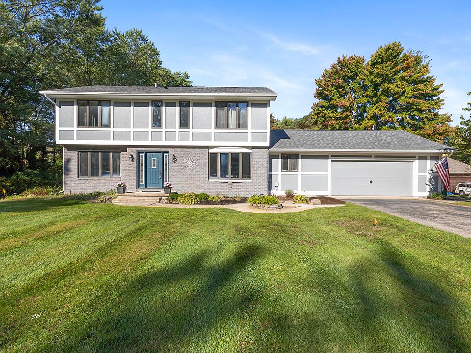 1st image of 115 Briars Farm Ln
