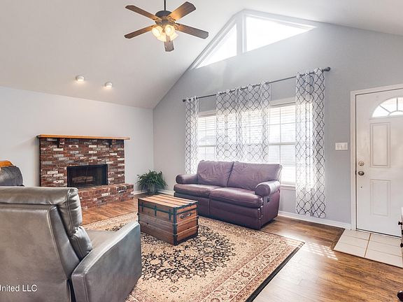 3rd image of 18128 Sherwood Ct