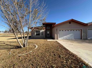 6 Fairway Ct, Roswell, NM 88201