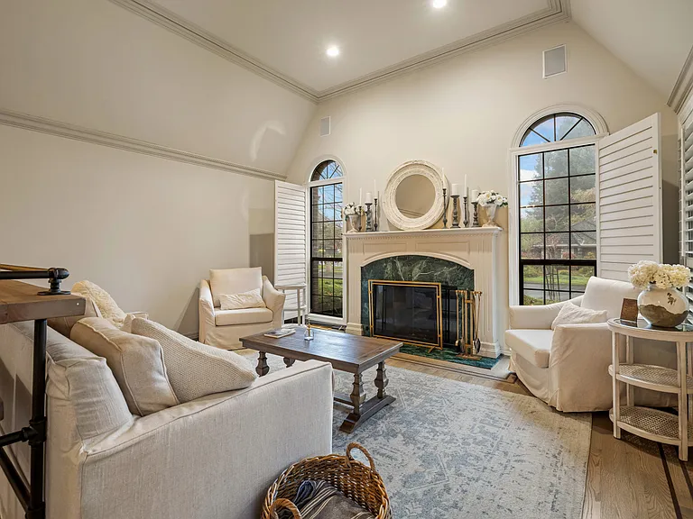 470 Eastin Dr — Photo 31