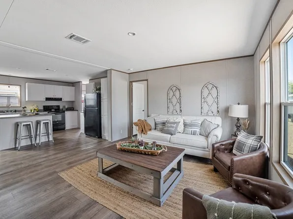 164 Ranya Loop, Decatur, TX 76234