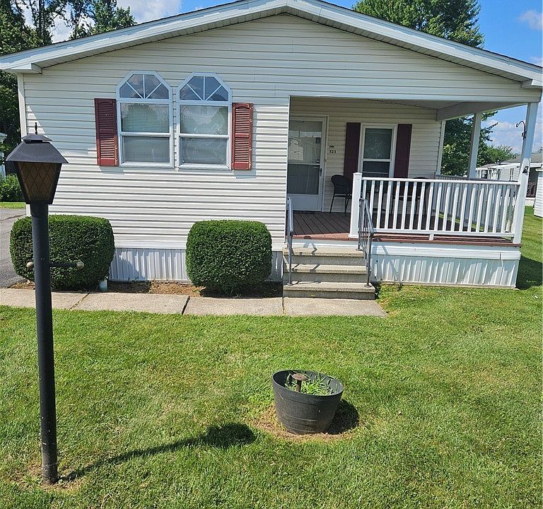 1st image of 523 Patricia Dr