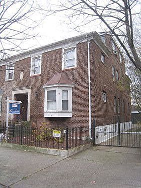 1st image of 2061 27th St