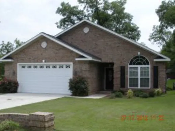 109 Corene Ave, Glennville, GA 30427