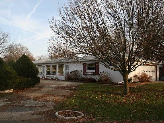 2nd image of 5355 N Park Dr