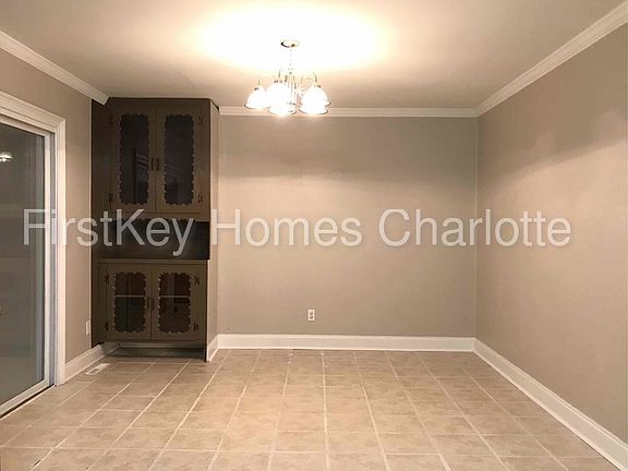 4th image of 4005 Donegal Dr