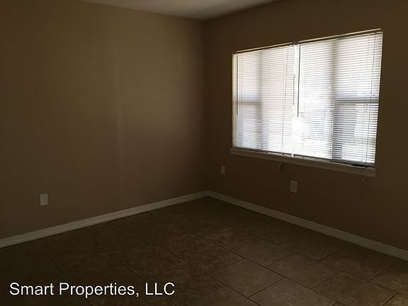 3rd image of 1530 Arthur Blvd