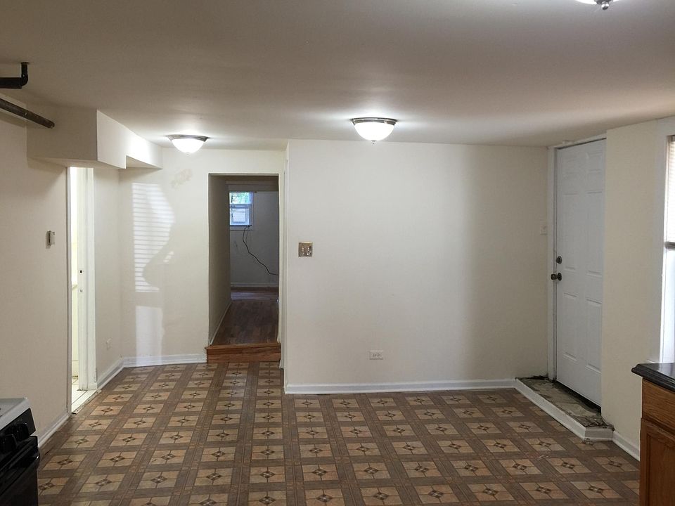 2nd image of 2721 W Saint Georges Ct