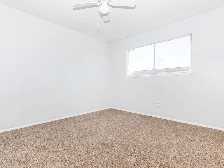 Avalon Village Townhomes — Photo 8