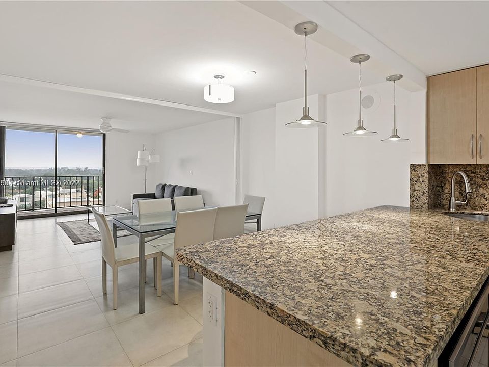 1st image of 2625 Collins Ave APT 1010
