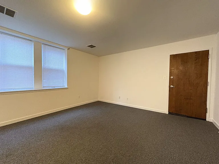 Osage Avenue Apartments — Photo 7