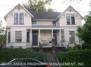 3223 S Corbett Ave APT 1, Portland, OR 97239