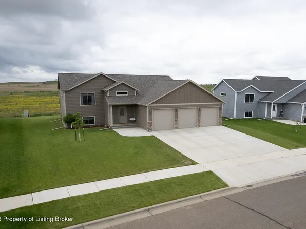 2105 Wahl St, Dickinson, ND 58601