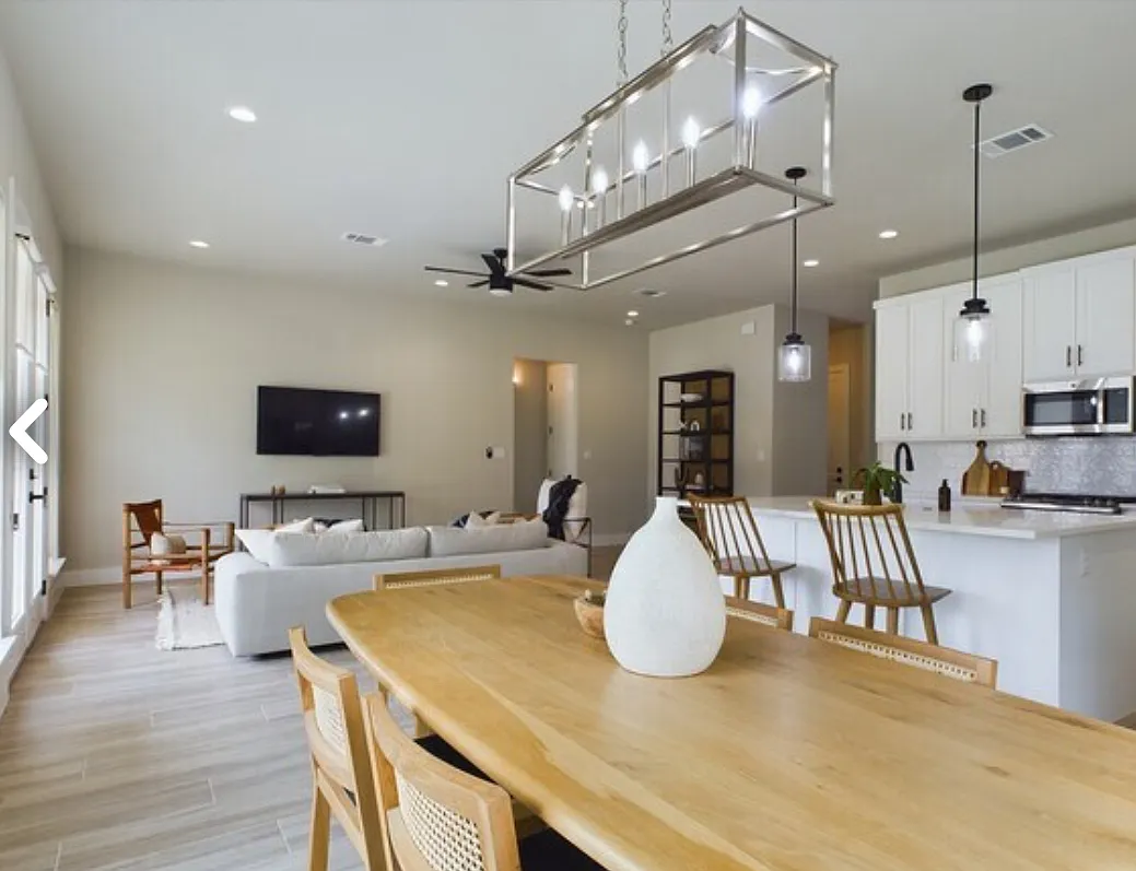 1606 Redwood Ct — Photo 1
