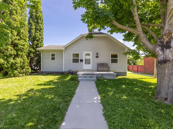 510 E 1st St, Madrid, IA 50156
