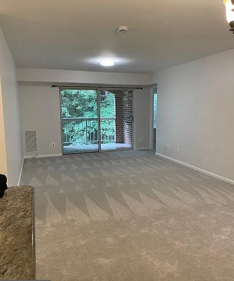 5900 Cove Landing Rd #202 — Photo 11