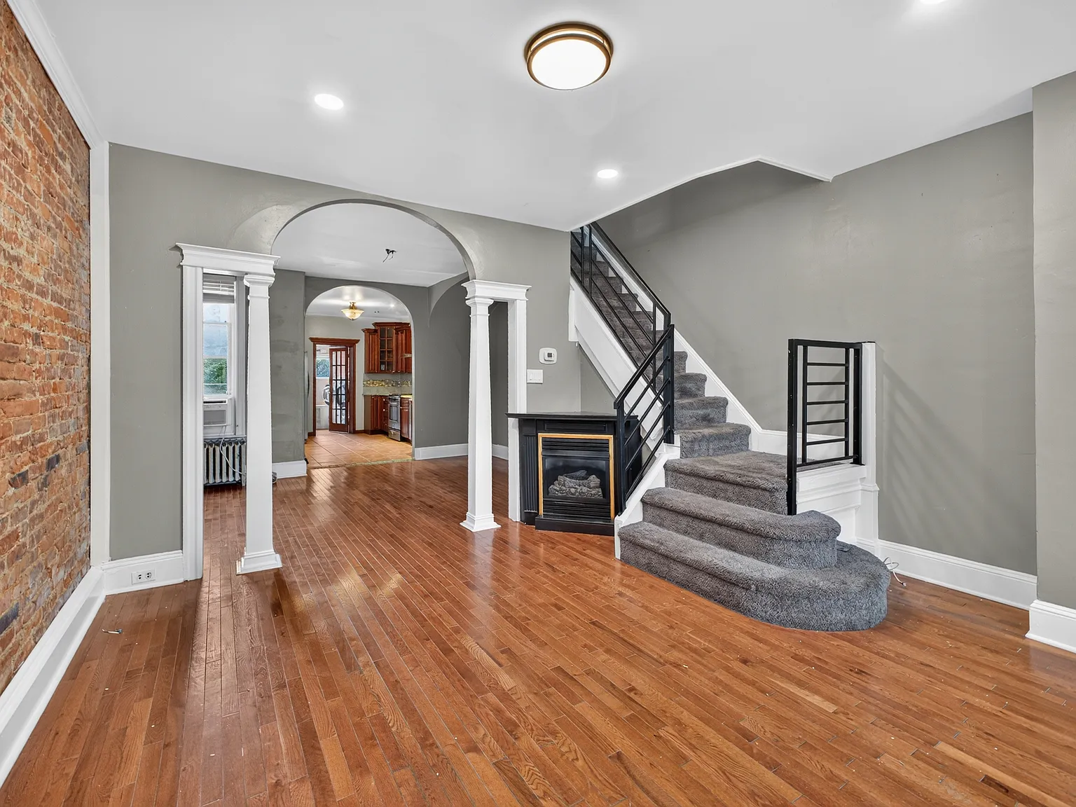 3 bed, 1260 sqft, $1,850 — Photo 3