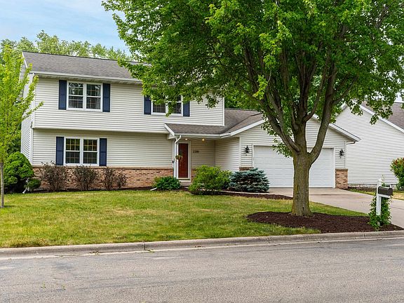 2nd image of 2319 Essex Dr