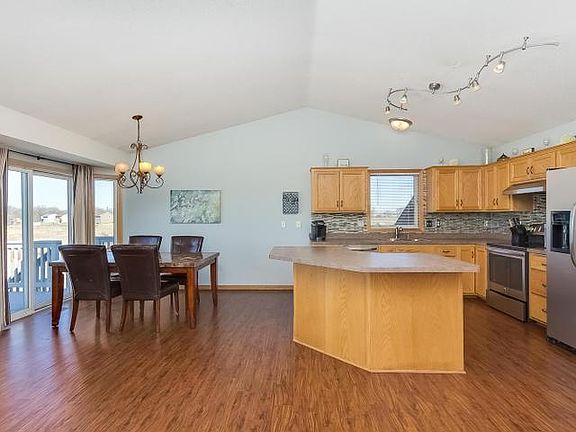 3rd image of 396 Karen Ln