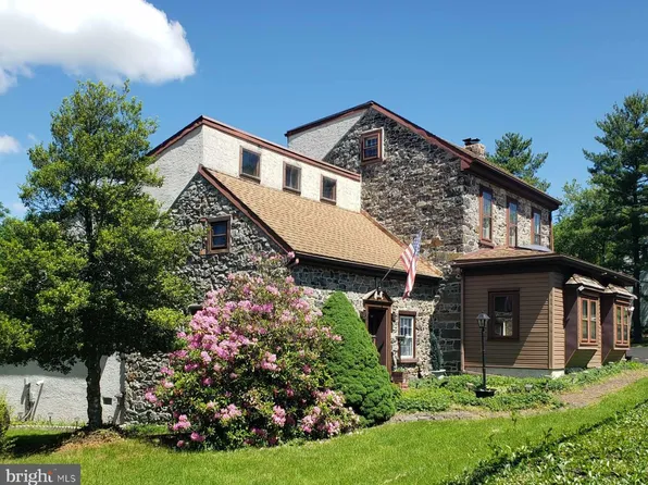 1445 Farmington Ave, Pottstown, PA 19464