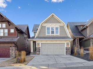 5 W Riviera Pl, Cochrane, AB T4C 0V4