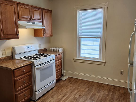 2nd image of 3 Henshaw Ct #C