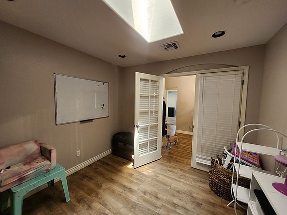 5th image of 1932 S 174th Ave