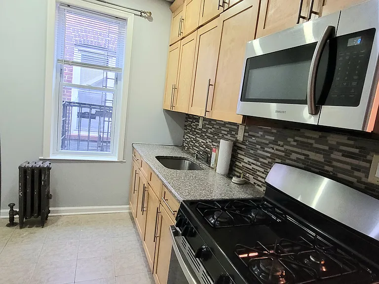 232 Lexington Ave #5 — Photo 1