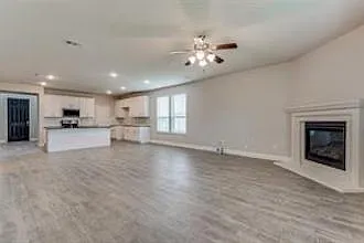 921 Waterview Dr — Photo 5