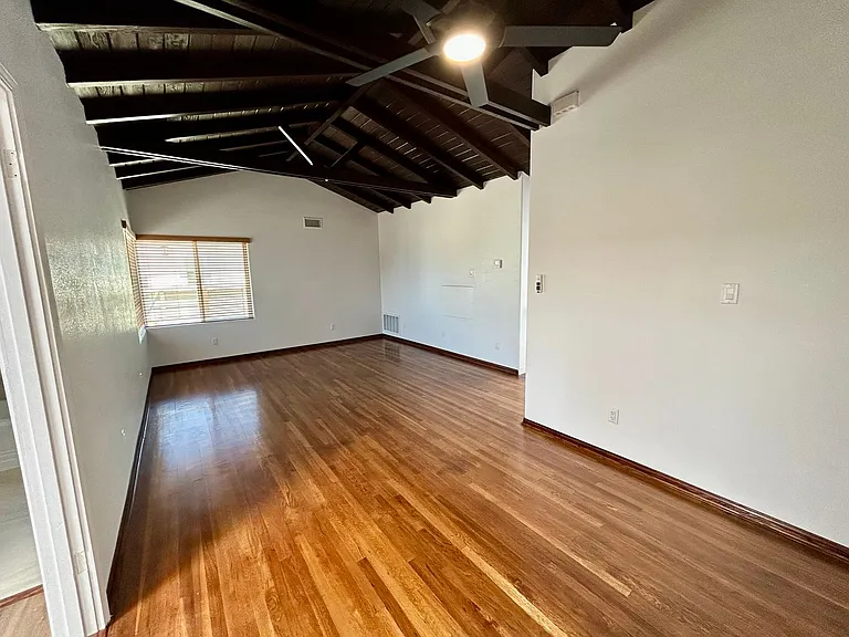 5051 Del Monte Ave — Photo 27