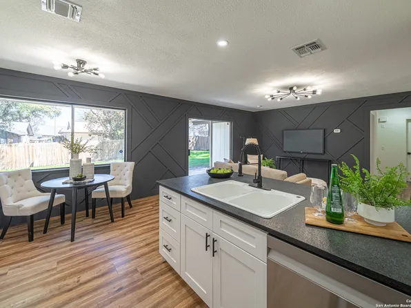 5827 BURGOYNE ST, San Antonio, TX 78233