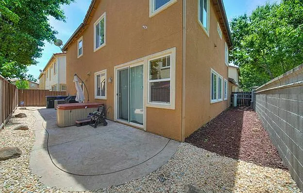 18 Bonack Pl — Photo 17