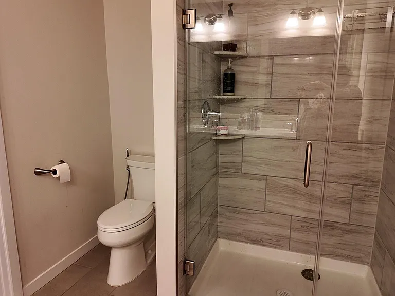 148 Kennedy Dr — Photo 20