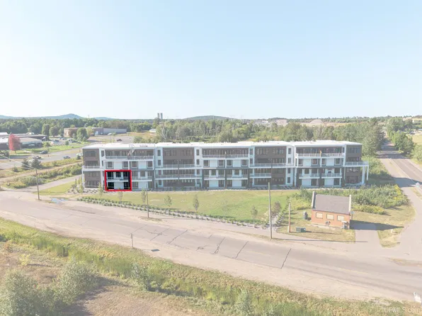 2401 N Lakeshore Blvd Unit 24, Marquette, MI 49855