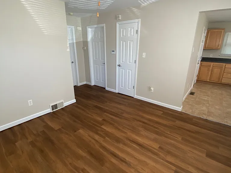 244 W Loretta Ave — Photo 4