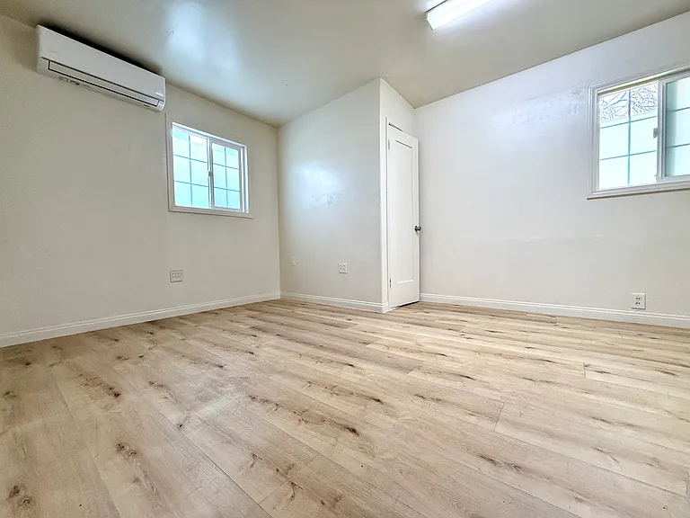 9827 Marshall St — Photo 1