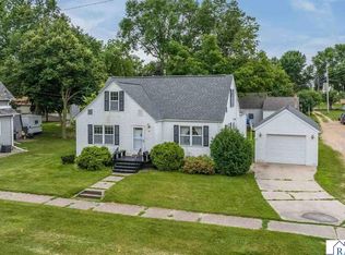311 W 8th St, Blue Earth, MN 56013