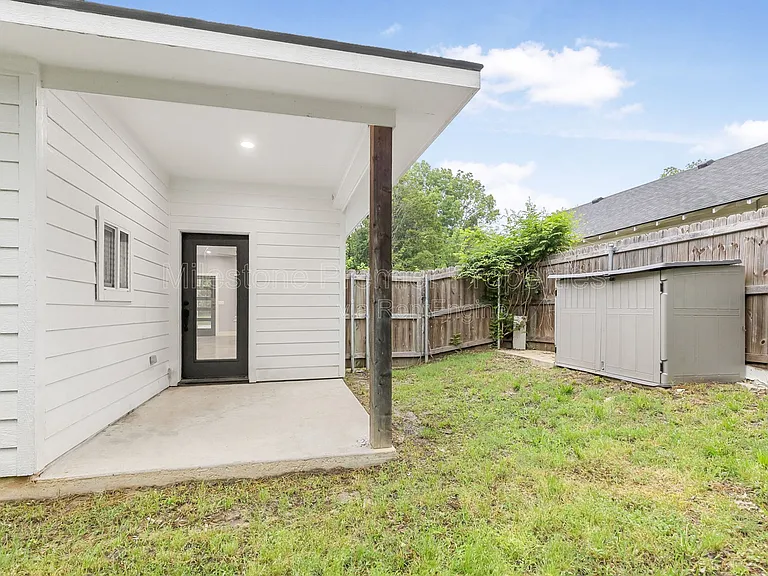 604 W Star St — Photo 17