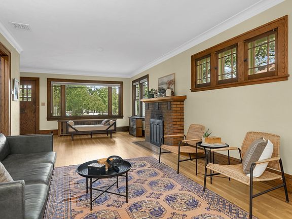 5th image of 3015 E Minnehaha Pkwy