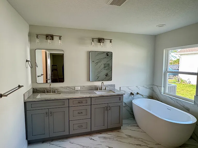 737 Rolling Hill Dr — Photo 4