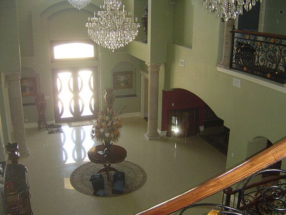4th image of 1509 Fullerton Ave