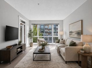 2651 Library Ln #204, North Vancouver, BC V7J0C1