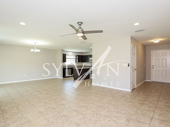016-photo-living-room-11828596_09212022
