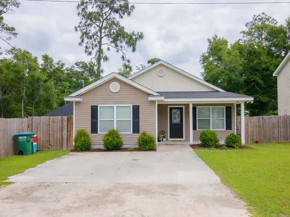 121 Melody Ln, Crawfordville, FL 32327