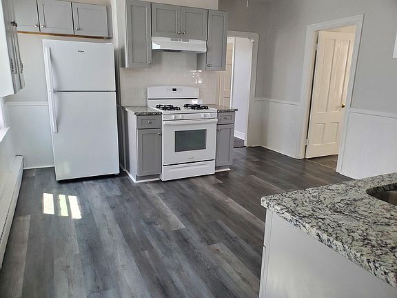 5th image of 54 Mary Ave Floor 2