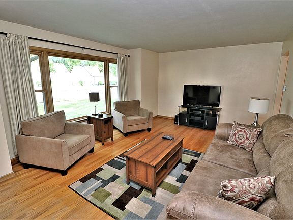 4th image of 638 Frances Ave