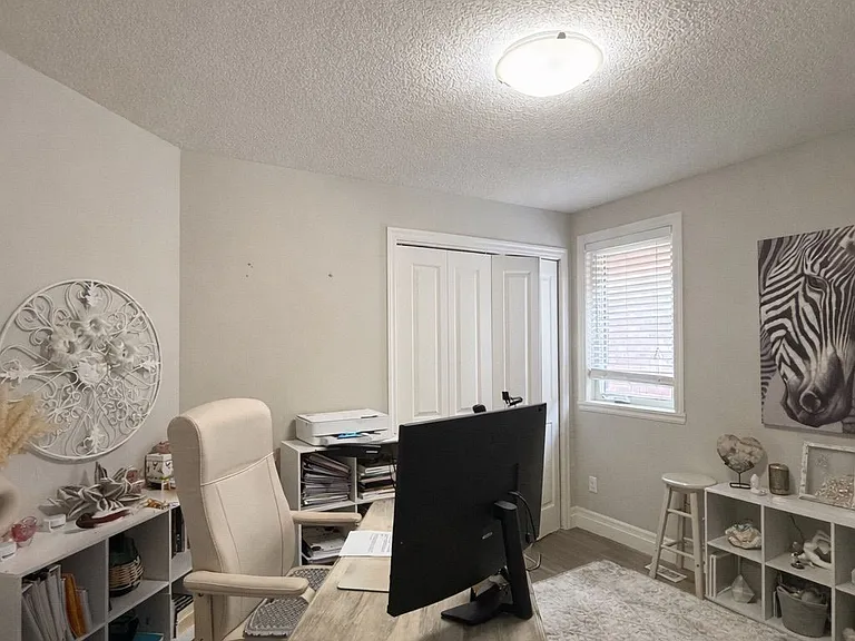 5 McIntosh Cres — Photo 17