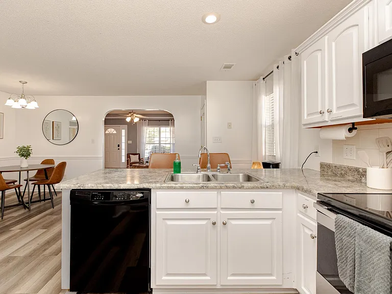225 Stirling Bridge Dr — Photo 63