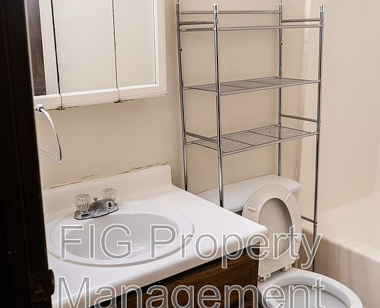 3rd image of 129 Hillcrest Dr #3