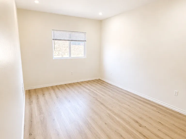 7327 Milwood Ave #105 — Photo 9